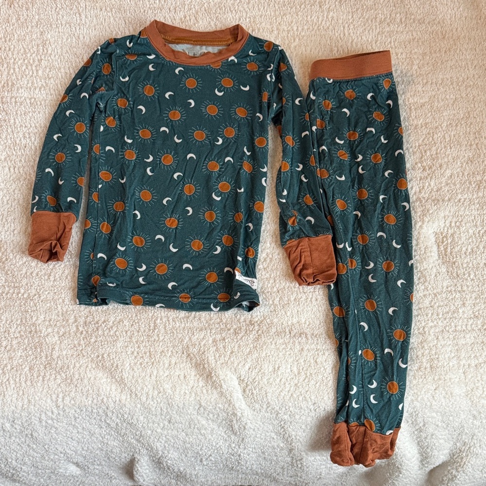 Cozy Kids Pajama Set with Sun and Moon Design